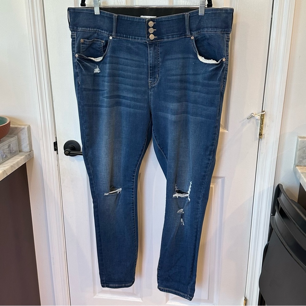 NWOT Chic Soul High Waisted Distressed Skinny Jeans